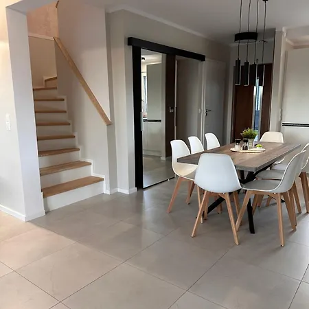 Moana House Lara Trzęsacz