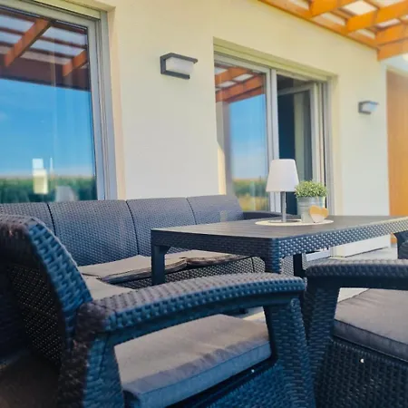 Moana House Lara 度假居
